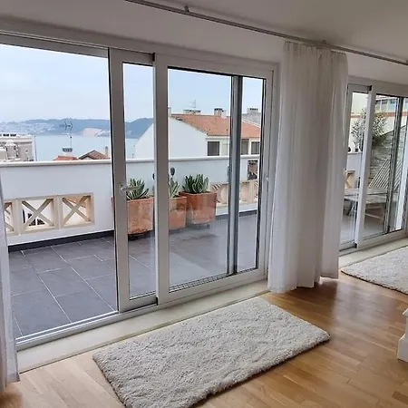 Boutique Rooftop With Ocean Views