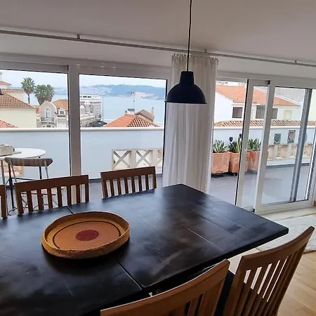 Boutique Rooftop With Ocean Views