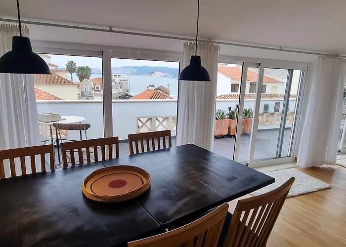 Boutique Rooftop With Ocean Views